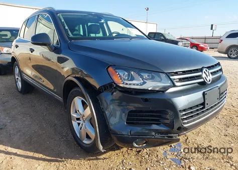 2013 Volkswagen Touareg Tdi Lux z USA, uszkodzony, nr VIN WVGEP9BP8DD013928